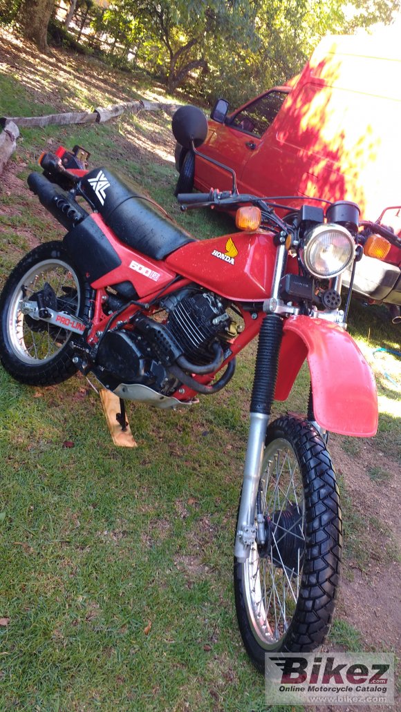 Honda XL 500 R PD02 1982 - boîte de filtre à air de réservoir de